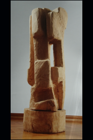 Durchbrochene Form, 1999, Holzskulptur 140,0 x 50,0 x 50,0 cm (WV P02214) (Kunsthaus Meyenburg, Nordhausen).jpg